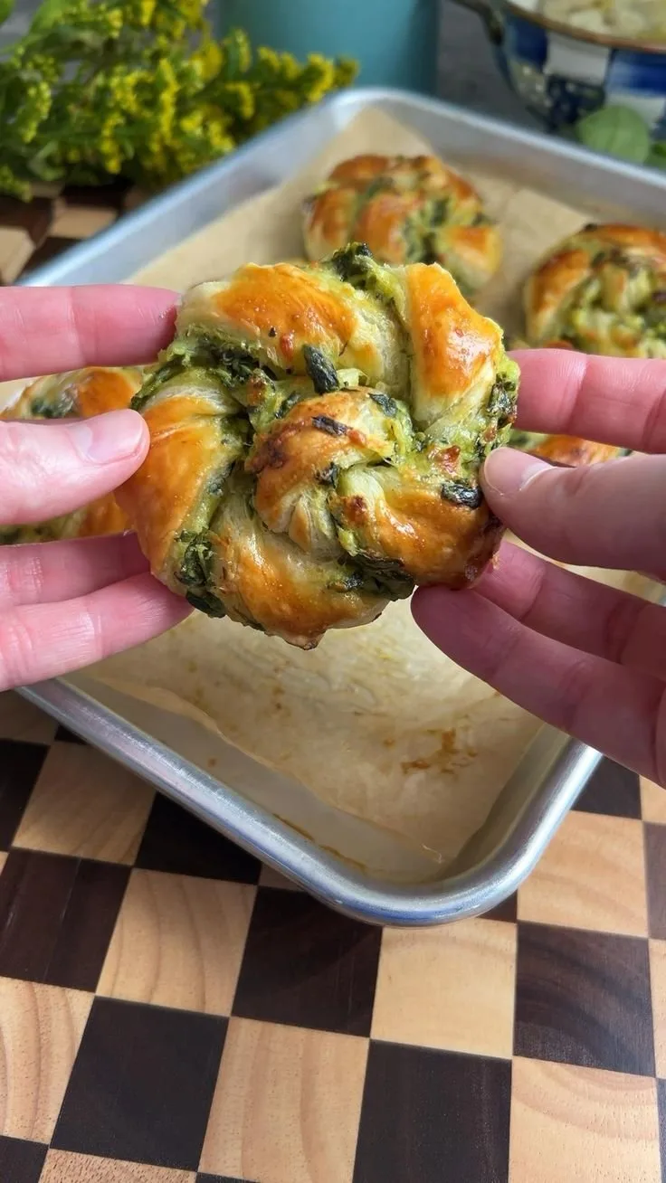 Spinach Artichoke Swirls